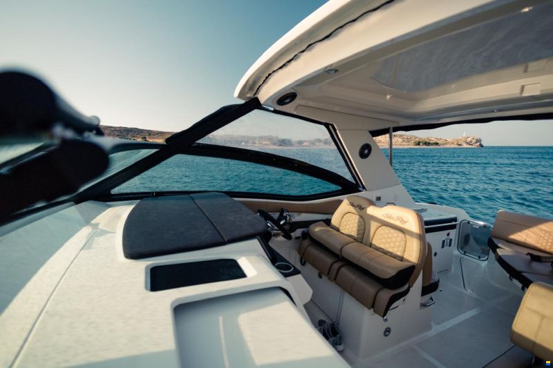 Sea Ray 320 Sundancer