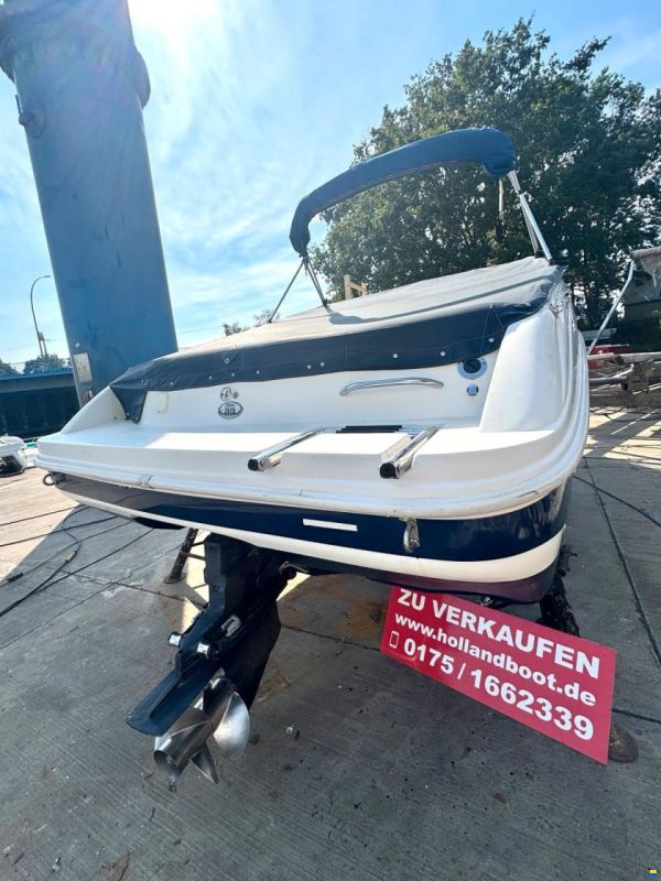 Rinker 232 CC Captiva