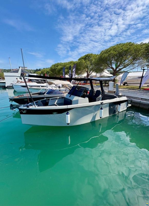 Veloce Yachts V750
