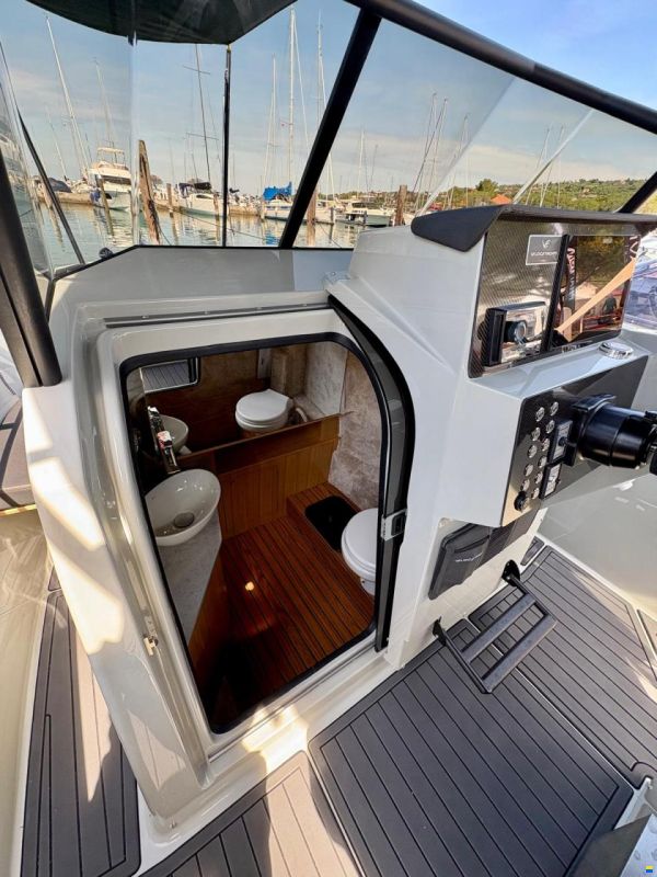 Veloce Yachts V750