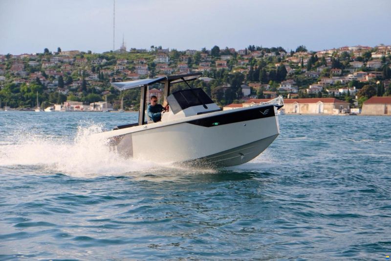 Veloce Yachts V750