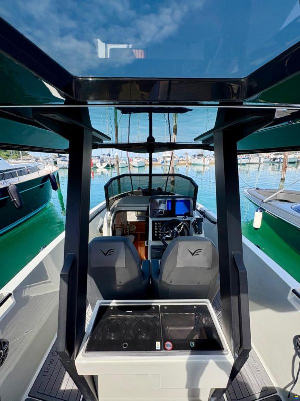 Veloce Yachts V750