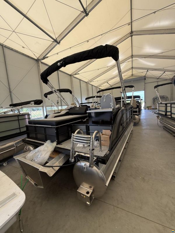 Old Lake Marine P19 Pontoon boat catamaran trimaran