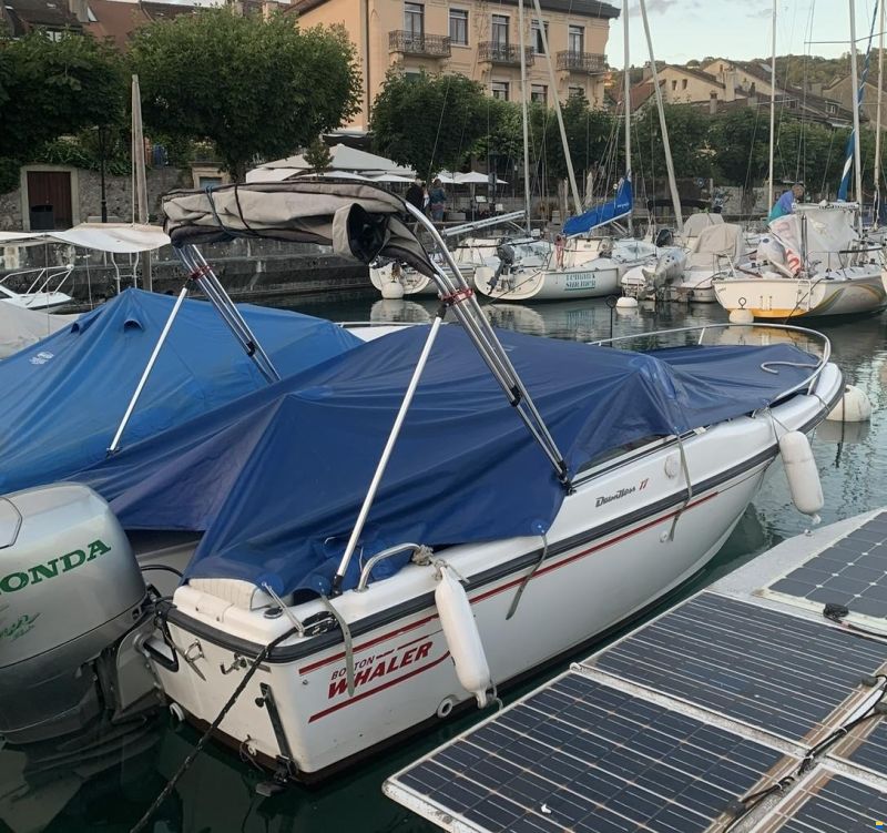 Boston Whaler Dauntless