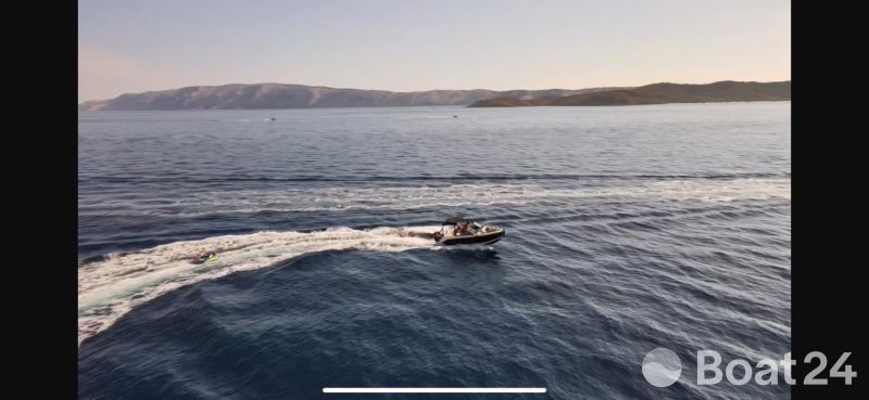 Quicksilver Bowrider 555