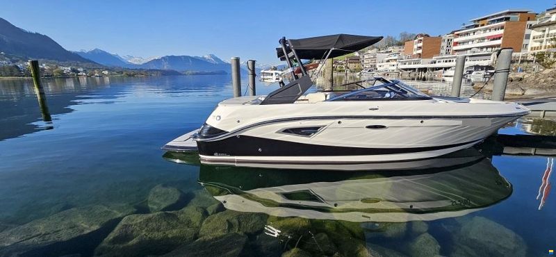Sea Ray SLX 230-W