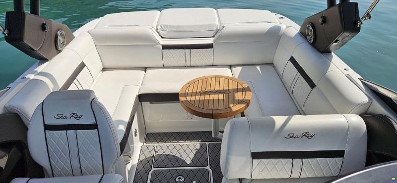 Sea Ray SLX 230-W