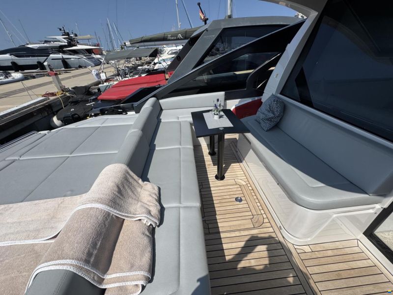 Pershing 5X