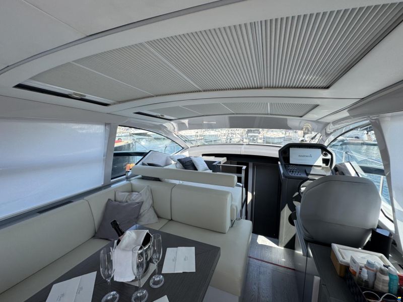 Pershing 5X