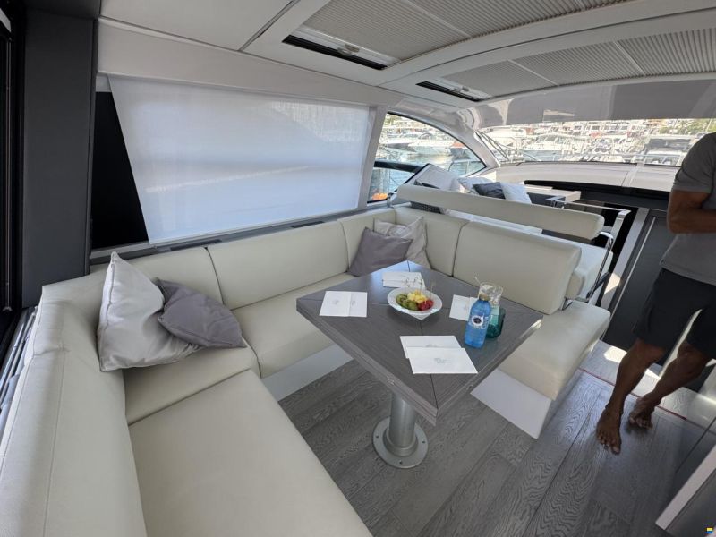 Pershing 5X