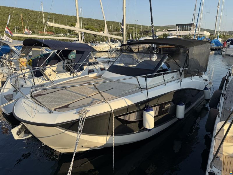 Quicksilver 875 Sundeck