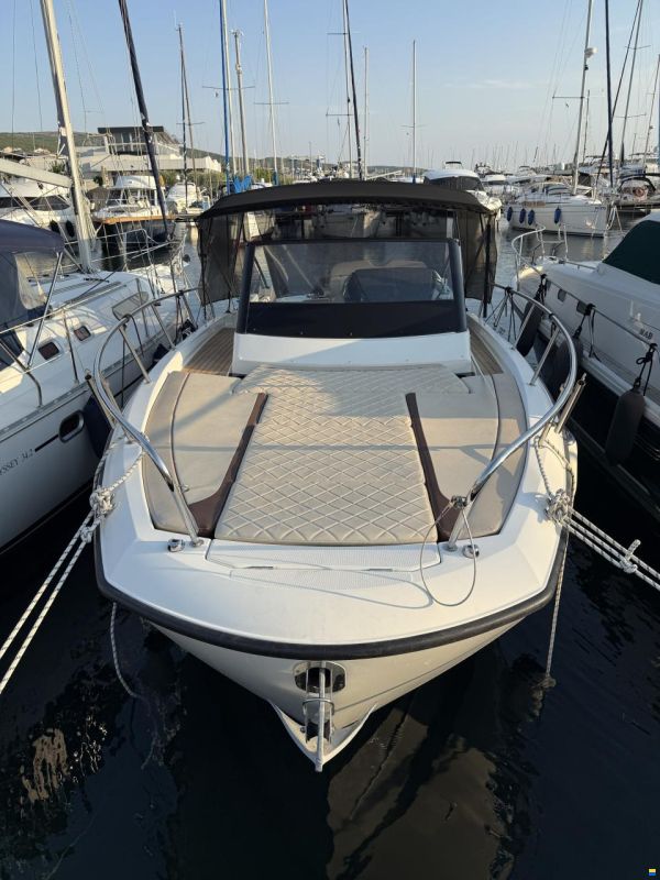 Quicksilver 875 Sundeck