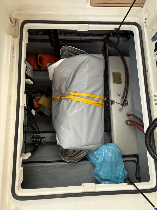 Quicksilver 875 Sundeck