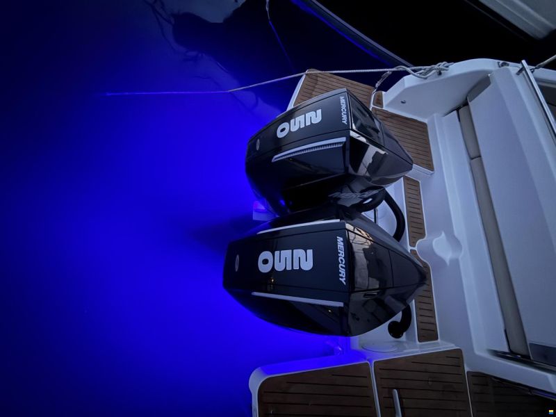 Quicksilver 875 Sundeck