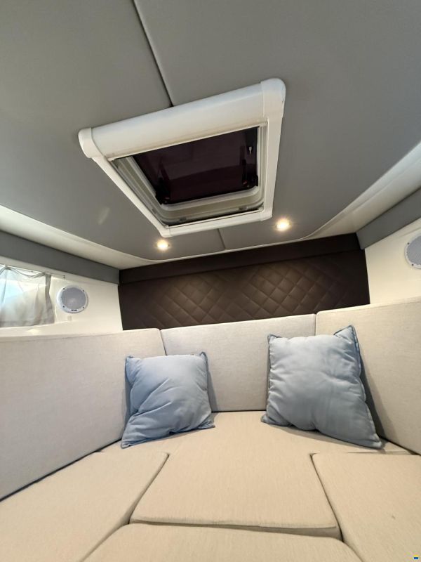 Quicksilver 875 Sundeck