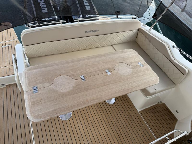 Quicksilver 875 Sundeck