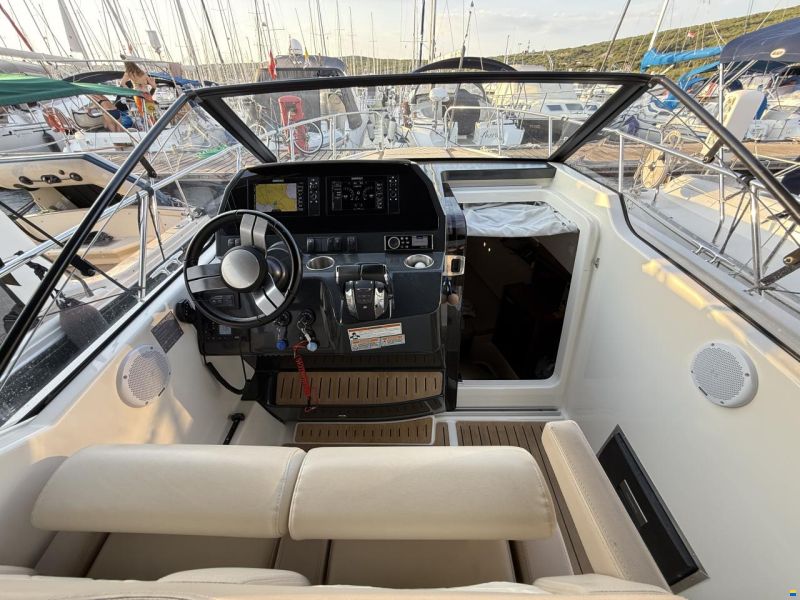 Quicksilver 875 Sundeck