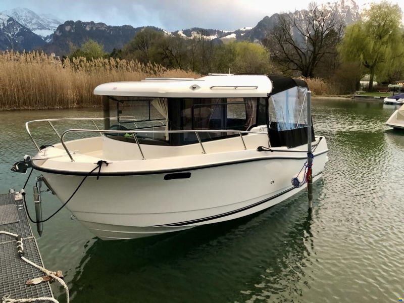 Quicksilver Pilothouse 675