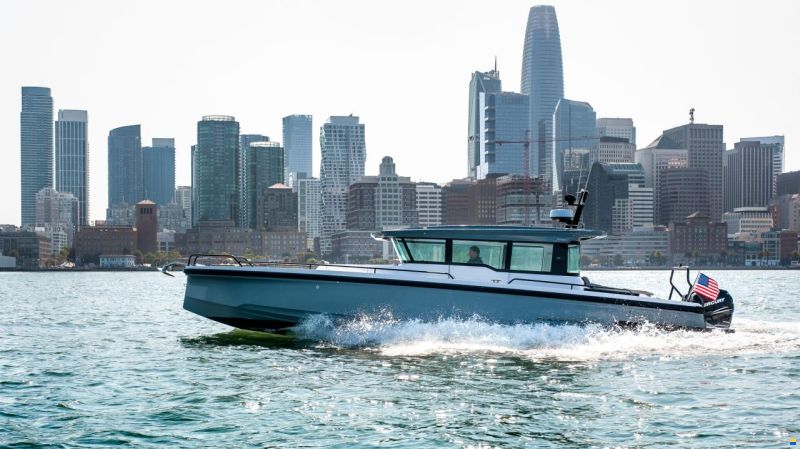 Axopar 37 Cross Cabin - Iconic Edition
