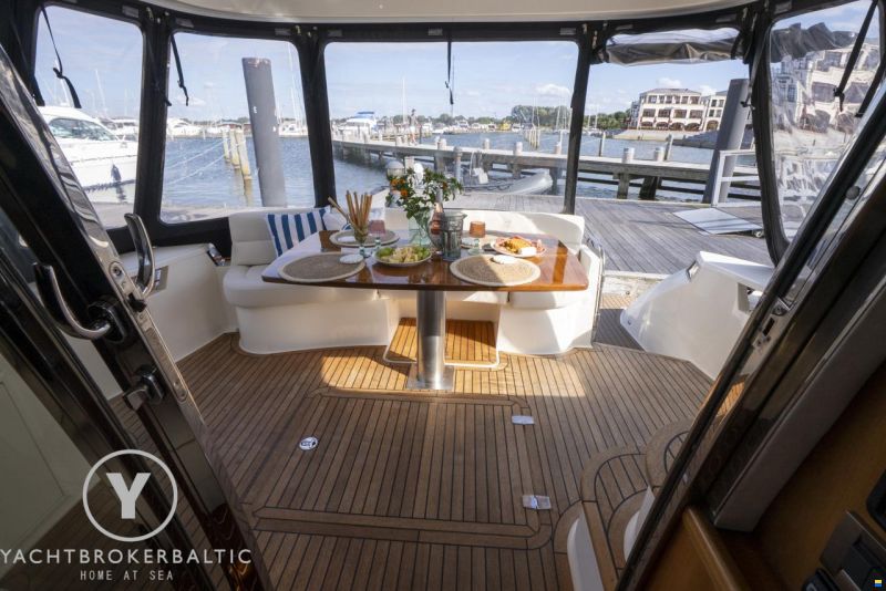 Galeon 440 fly