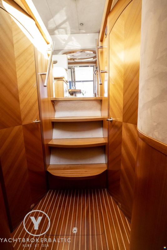 Galeon 440 fly