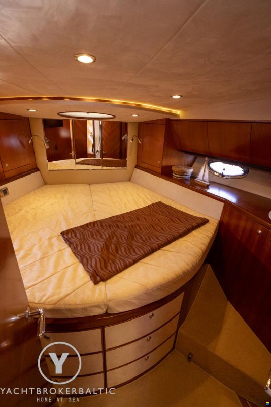Galeon 440 fly