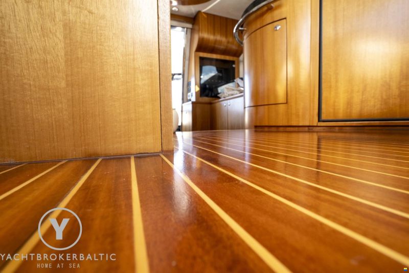 Galeon 440 fly