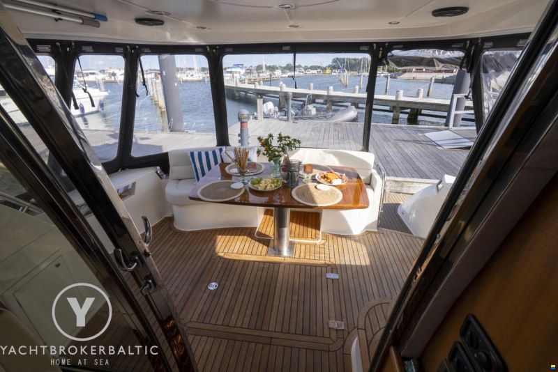 Galeon 440 fly