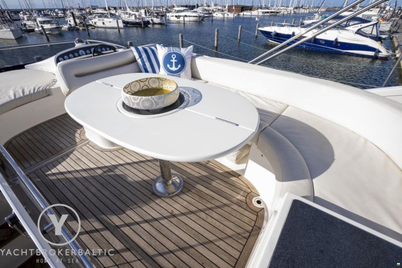 Galeon 440 fly