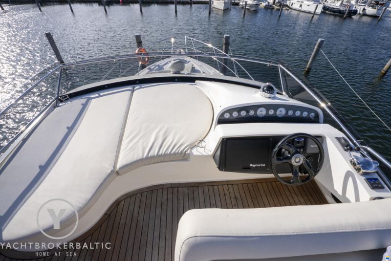 Galeon 440 fly