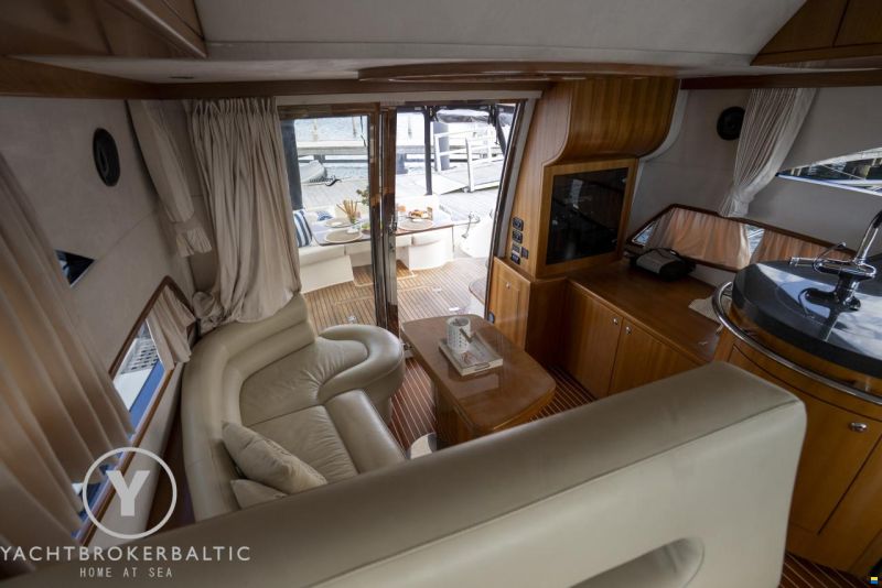 Galeon 440 fly