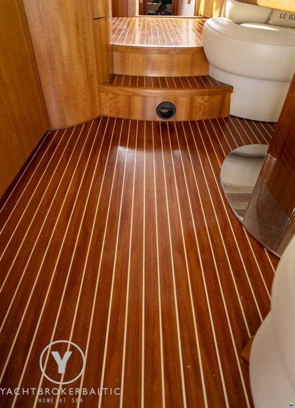 Galeon 440 fly