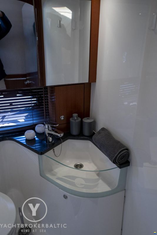 Galeon 440 fly