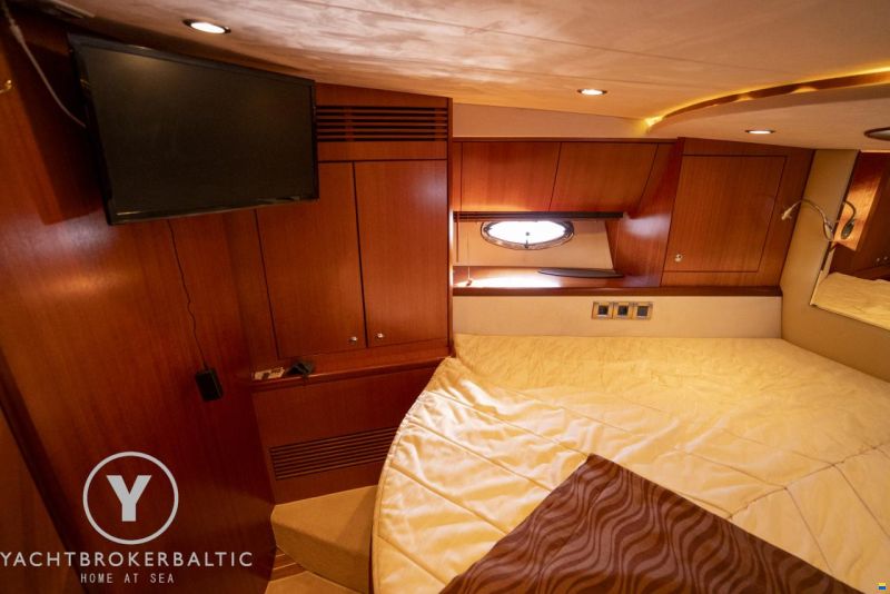Galeon 440 fly