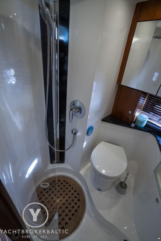 Galeon 440 fly