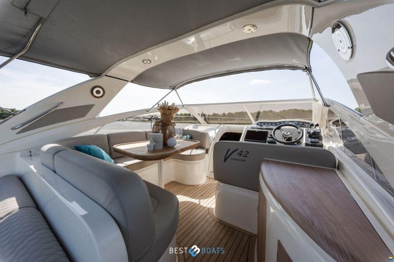 Princess V42