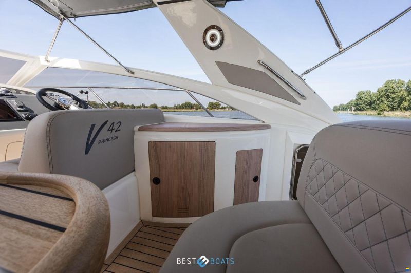 Princess V42