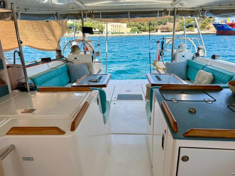 Dufour Atoll 43
