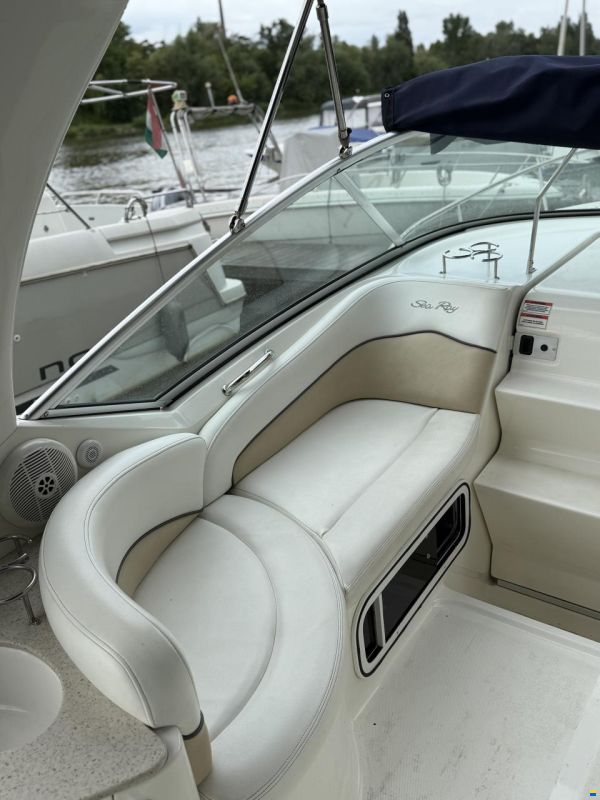 Sea Ray Sundancer 275