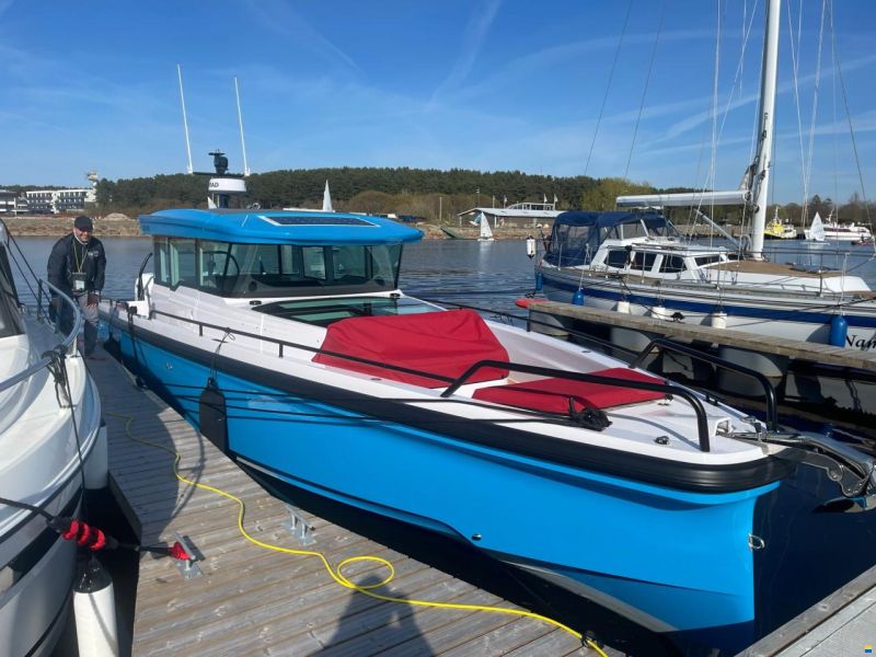 Axopar 37 XC Cross Cabin