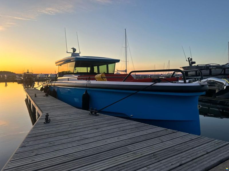 Axopar 37 XC Cross Cabin