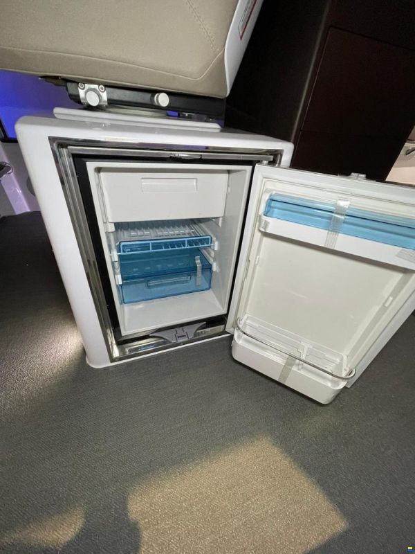 Axopar 37 XC Cross Cabin