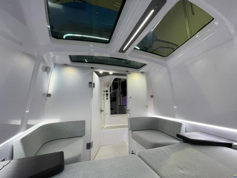 Axopar 37 XC Cross Cabin