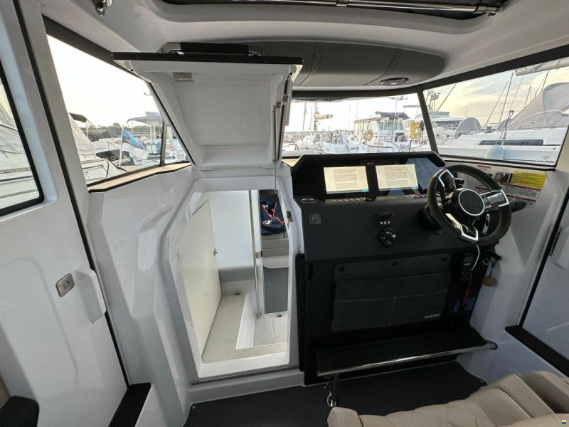 Axopar 37 XC Cross Cabin