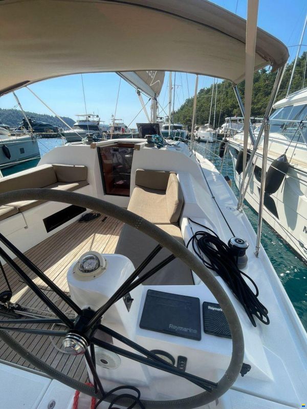 2016 Azuree 33, EUR 80,000