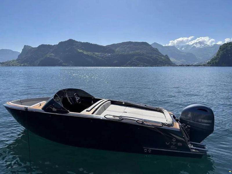 Flying Shark 5.7 Black Capri