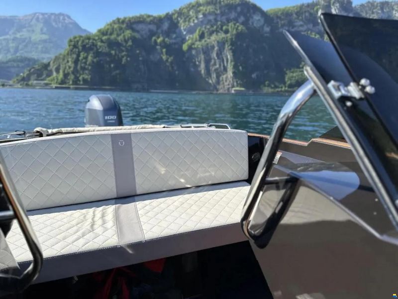 Flying Shark 5.7 Black Capri