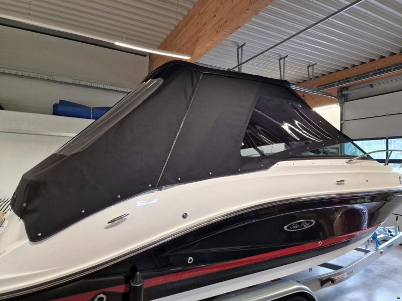 Sea Ray Sun Sport 230 Outboard