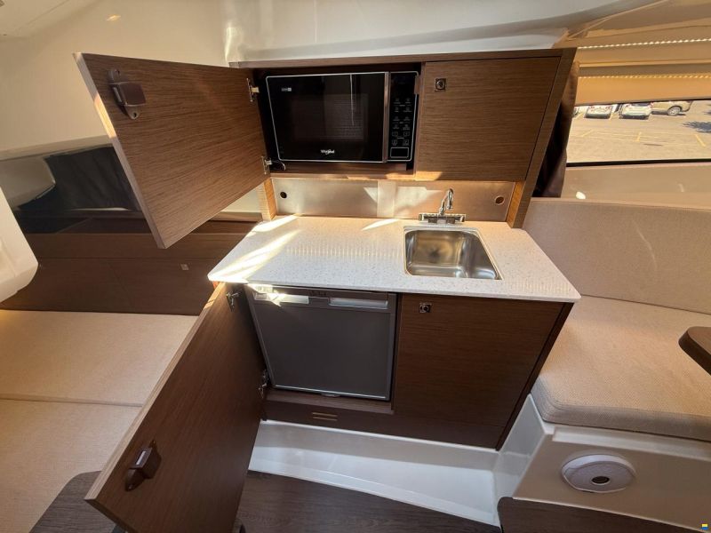 Jeanneau Cap Camarat WA 9.0