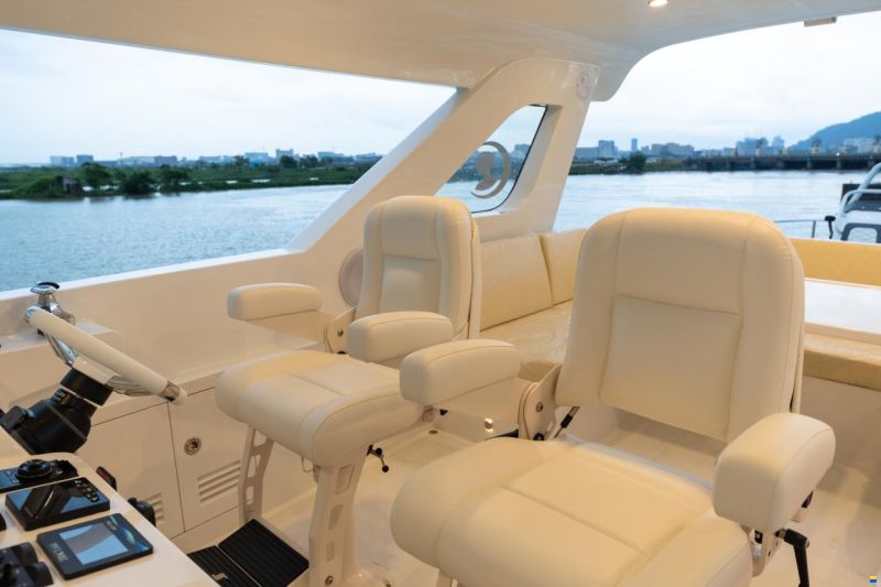 Selene 62 Explorer